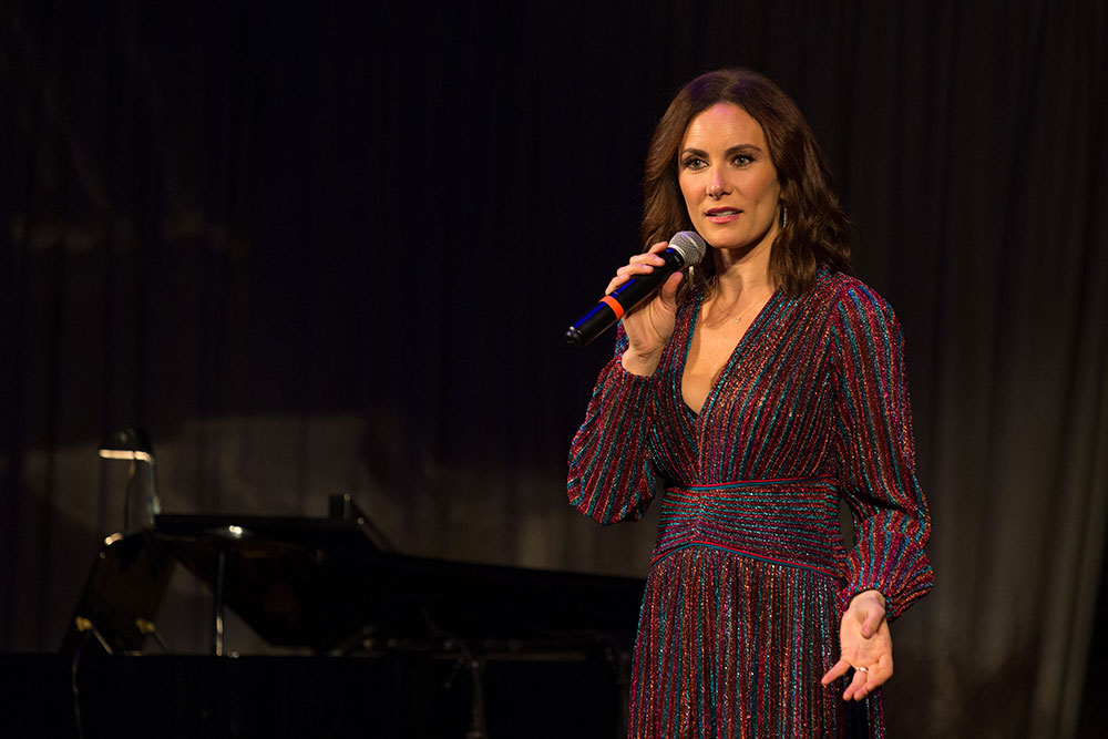 Pour combattre le blues du virus, des lycéens américains chantent