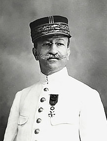 Un portrait du gouverneur Gustave Julien qui dut faire face à la grippe espagnole à Tahiti et dans les îles.