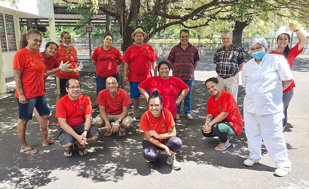 Deux associations, l’Association de jeunesse Tumuhiva et Tamarii Maere, se sont portées volontaires pour animer ces centre d'accueils improvisés