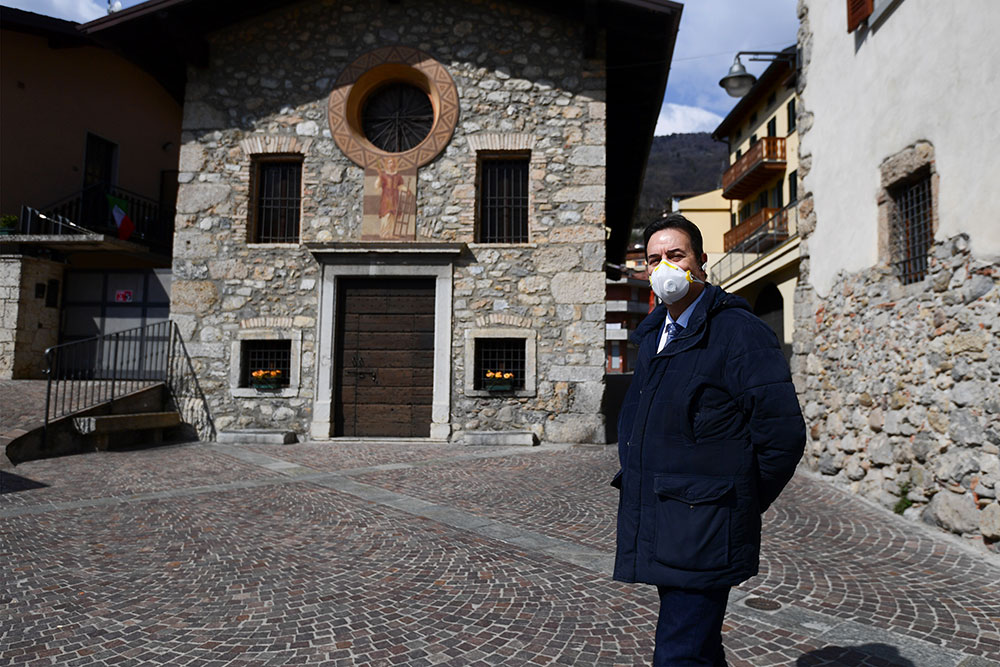 Italie: A Vertova, village martyr, le virus est "pire qu'une guerre"