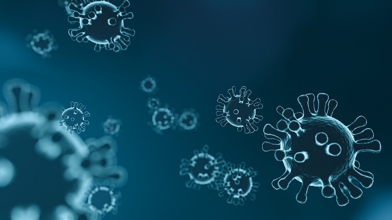 Coronavirus: faux remèdes miracles et rumeurs dangereuses font des ravages