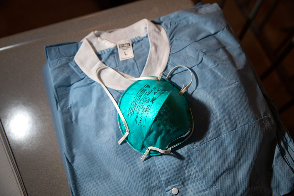 Coronavirus: débat planétaire sur le port du masque, près de 59.500 morts