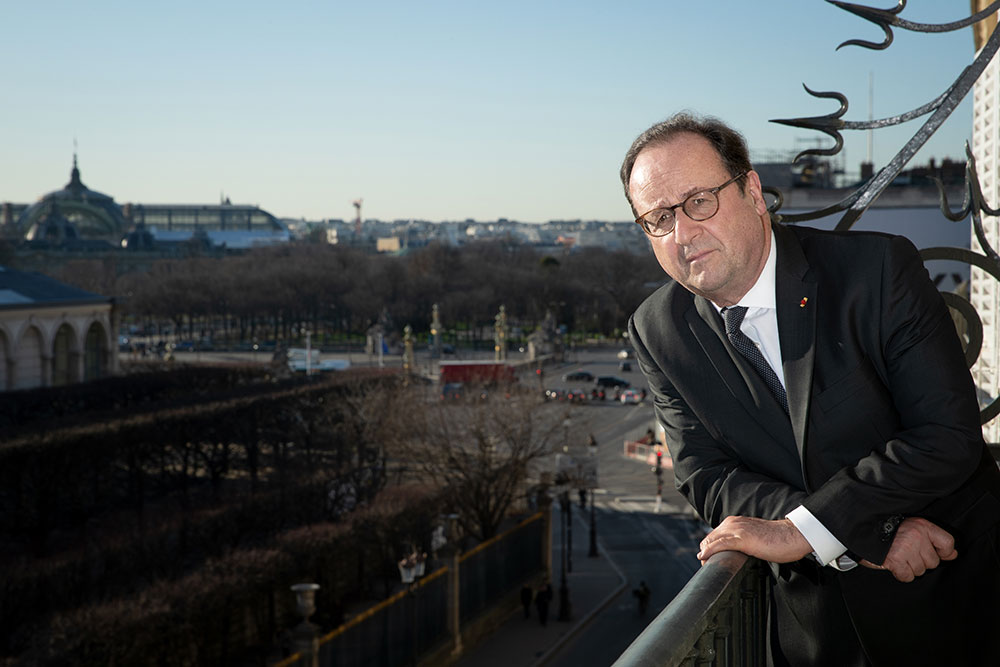 François Hollande salue les personnels des Ehpad après le décès de son père