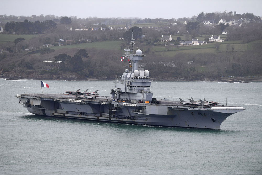 Suspicion de cas de Covid-19 à bord du porte-avions français Charles-de-Gaulle