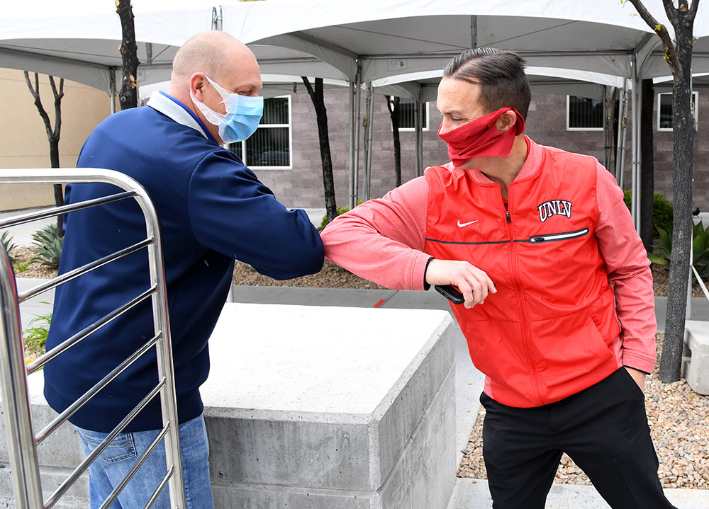 La distanciation sociale sans doute nécessaire jusqu'en 2022, selon des chercheurs d'Harvard