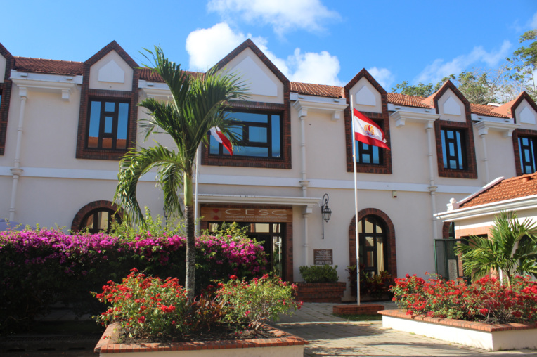 Le débat s'articulera autour de la question : Comment réussir le déconfinement en Polynésie française en préservant la santé des Polynésiens ?