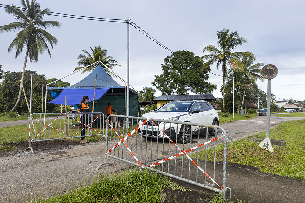 Guyane: face au Covid-19, des villages amérindiens se referment sur eux
