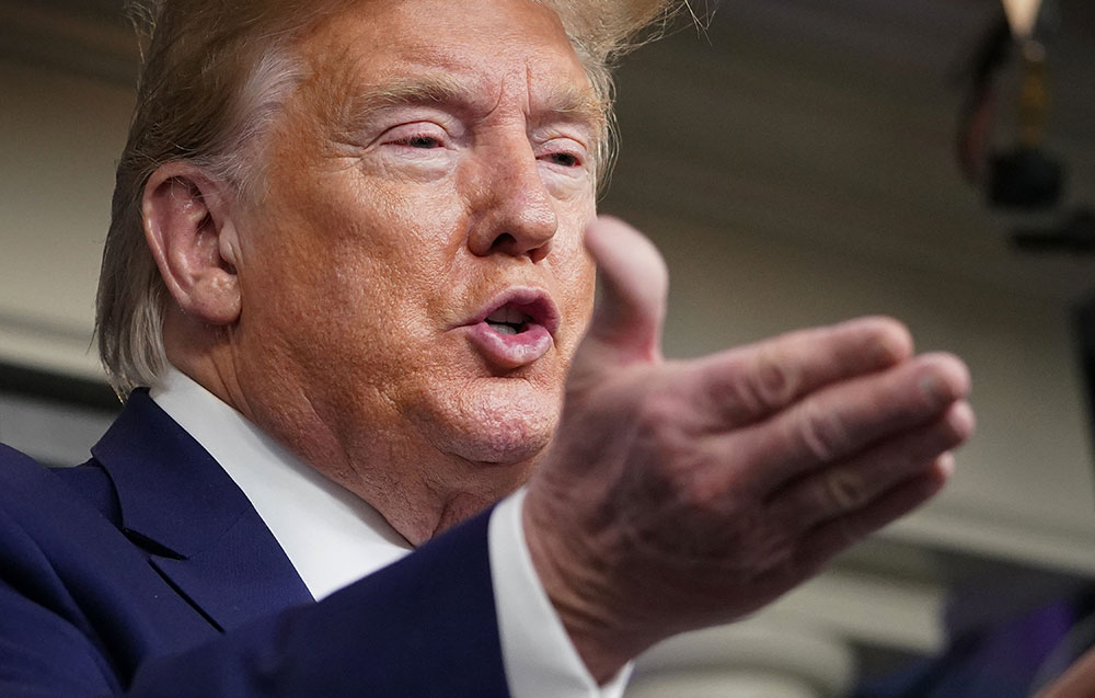 Immigration: Trump annonce une "pause" de 60 jours sur les cartes vertes