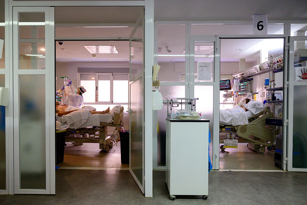 Coronavirus: 435 morts en 24 heures en Espagne, 2e jour de léger rebond