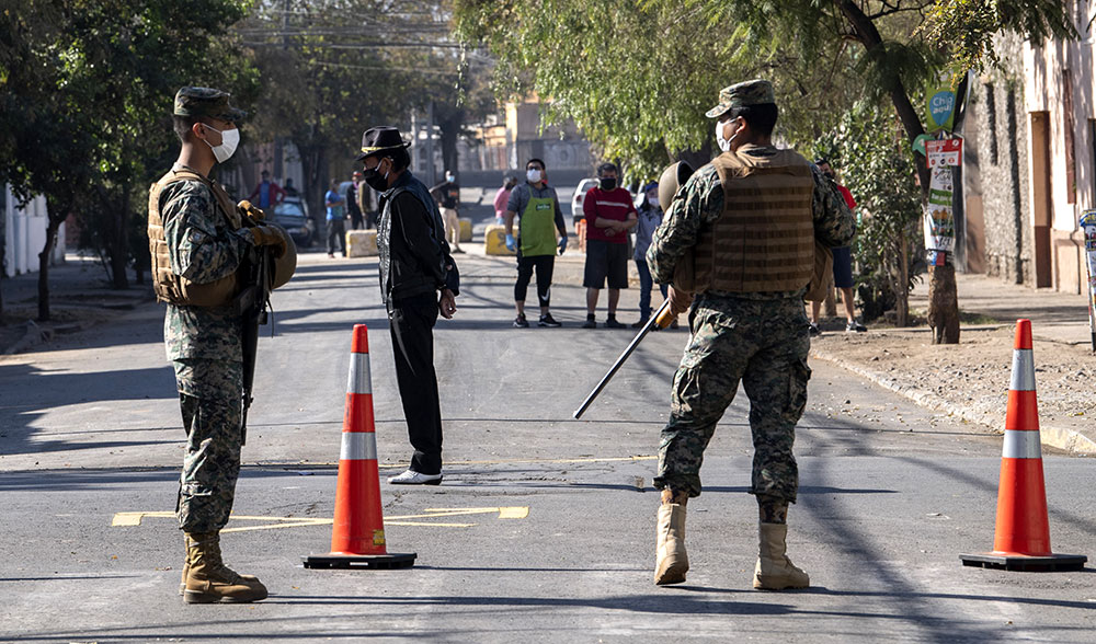 A Santiago, sept millions de Chiliens confinés pour une semaine