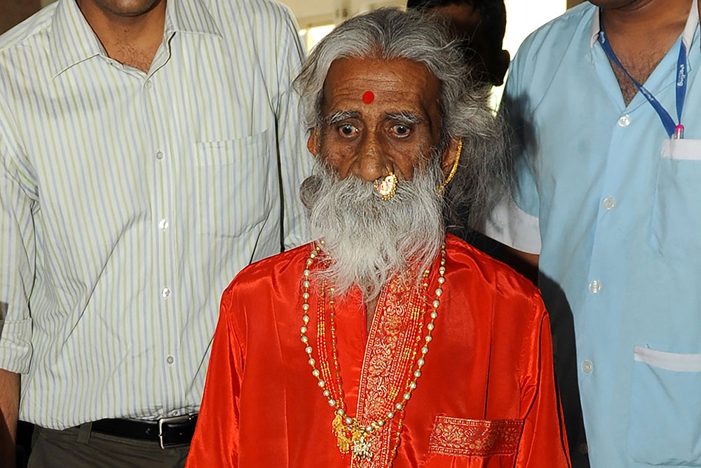 Inde: mort d'un yogi affirmant n'avoir pas mangé ou bu pendant 80 ans