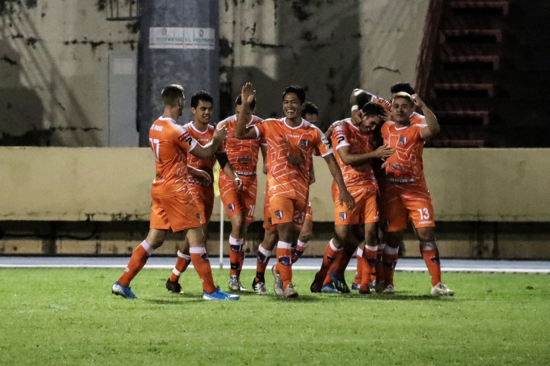 L'AS Pirae, leader de Ligue 1 à trois journées de la fin du championnat, décroche un nouveau titre de champion six ans après son dernier sacre.