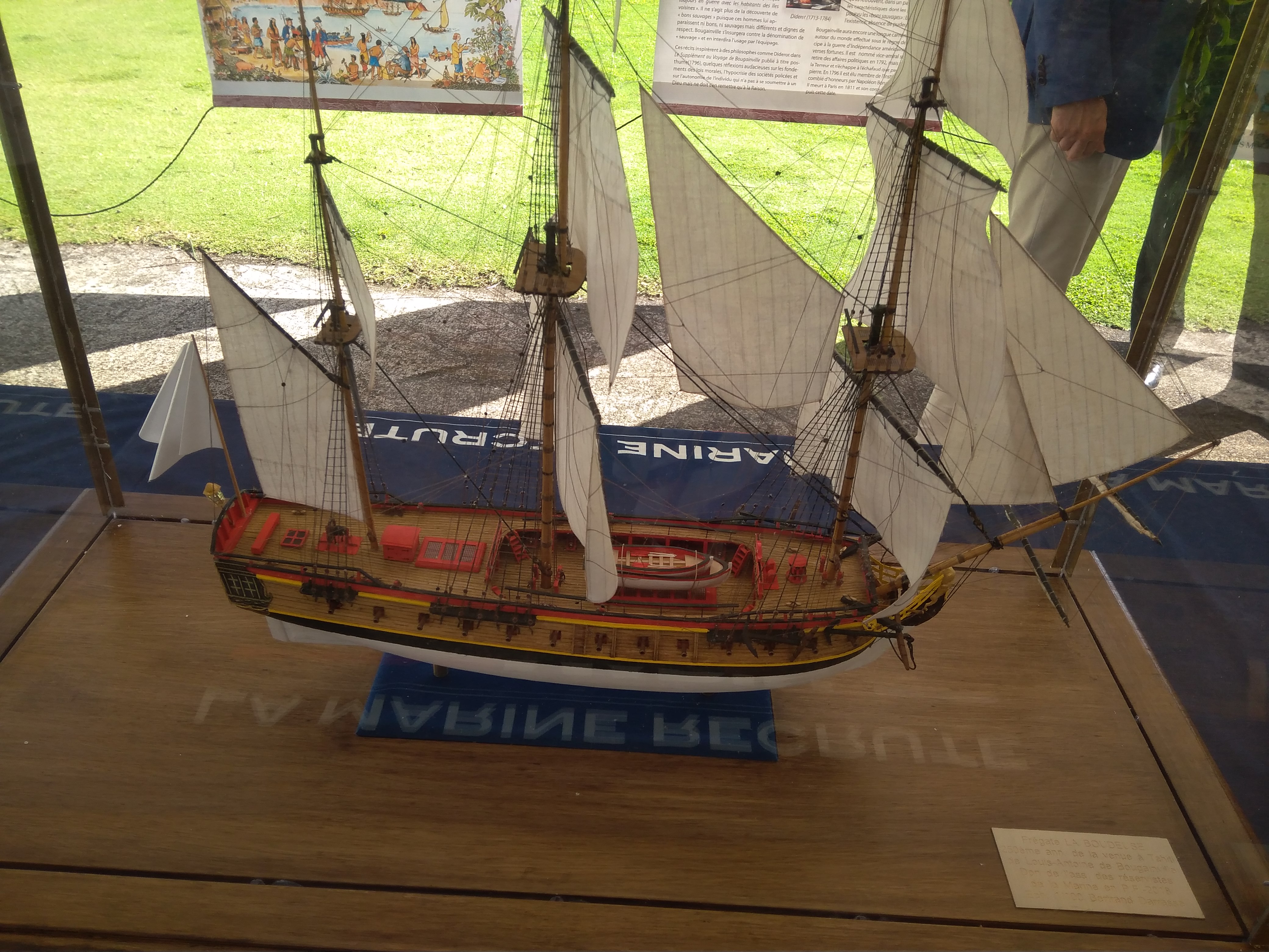 La maquette de la Boudeuse sera exposée lors de la dédicace.