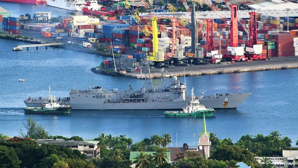 Le 'Capitan Prat' a franchi en premier la passe de Papeete ce jeudi matin. (Photo : Rare Tahitian Air/Port Views)