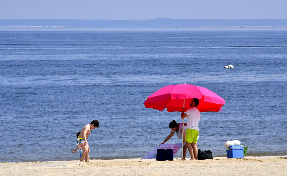 Vacances d'été: les réservations montent en puissance, sans effacer le retard du confinement