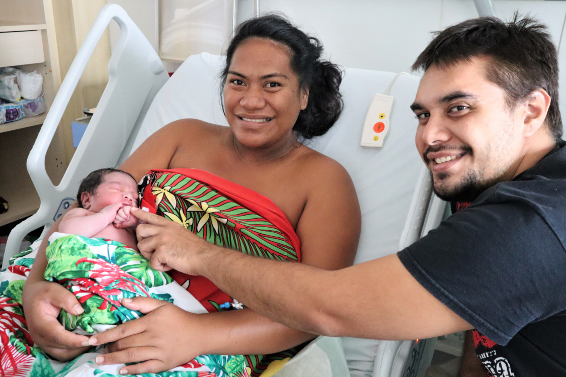 Le petit Teva est né sur le parking de la mairie de Punaauia.