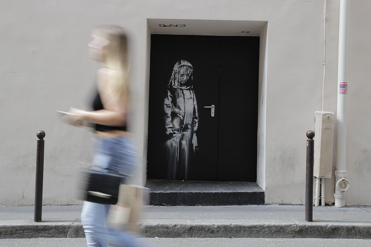 Un Banksy, volé au Bataclan à Paris en 2019, retrouvé dans une ferme italienne