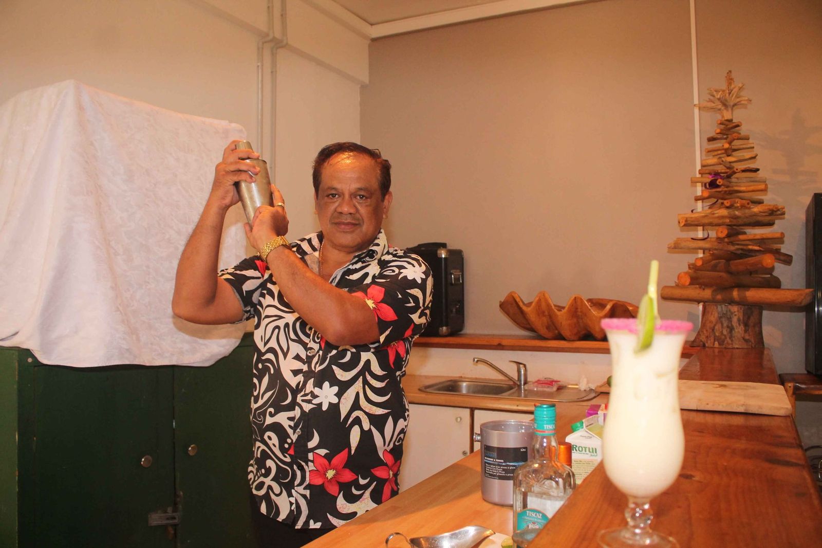 Didier Pani, le Super(bar)man de Polynésie