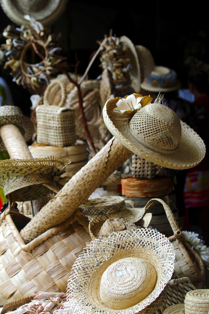 Tubuai, comme les autres îles des Australes, demeure attaché à son artisanat traditionnel.