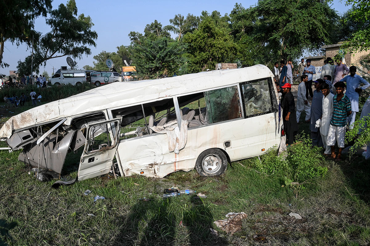 Pakistan: un train percute un minibus, au moins 22 morts