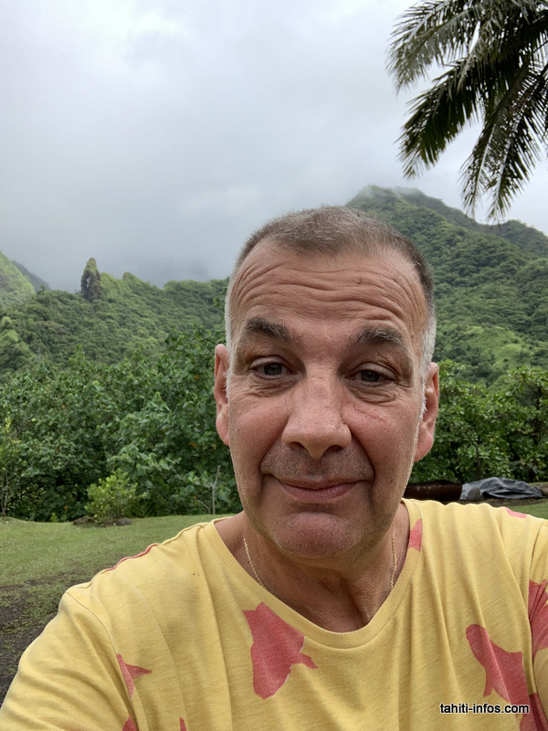 "Les Passionnés de Tahiti et ses îles" a été créé par Max Bianco, qui réside en métropole. L’autre personne-clé de projet est Jean-Marc Castillo, administrateur de la page et basé en Polynésie.