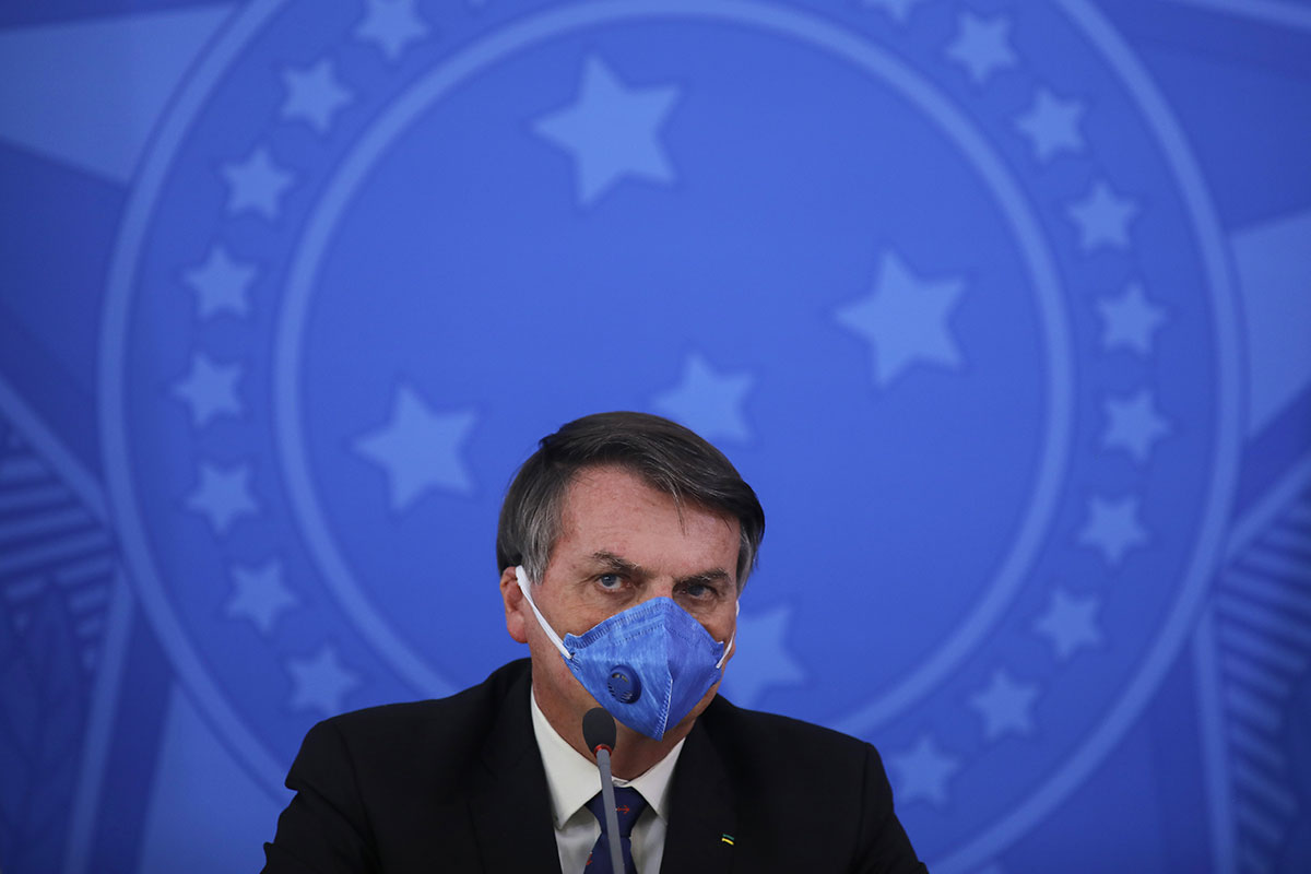 Brésil: le président Bolsonaro annonce être contaminé par le coronavirus