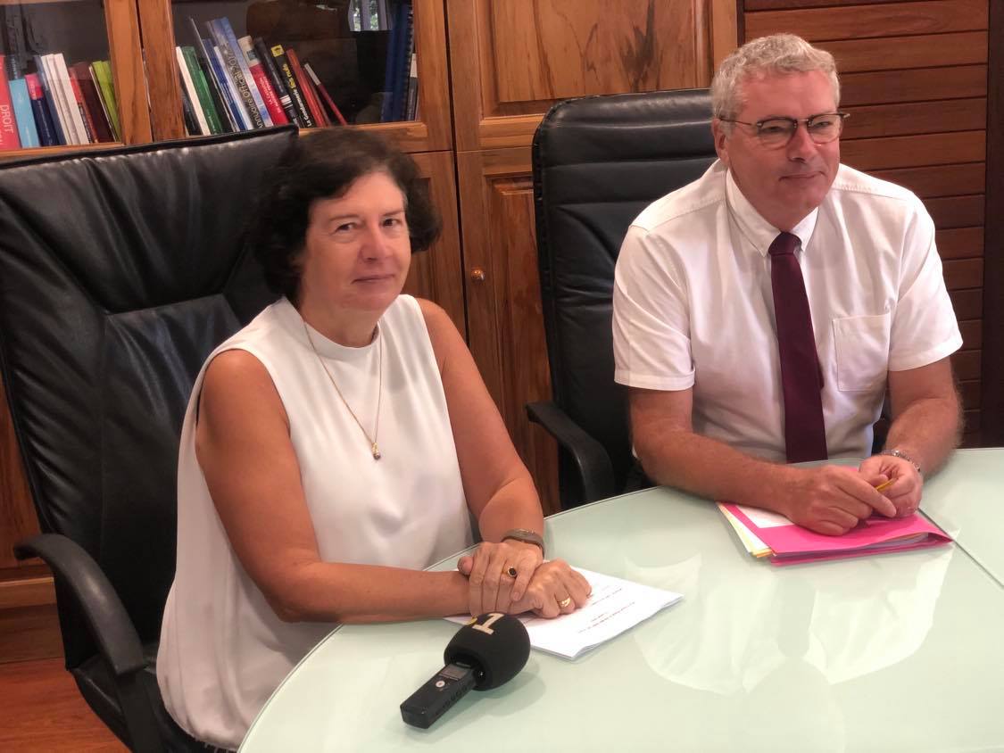 L'avocate générale Brigitte Angibaud et le procureur général près la cour d'appel de Papeete, Thomas Pison.