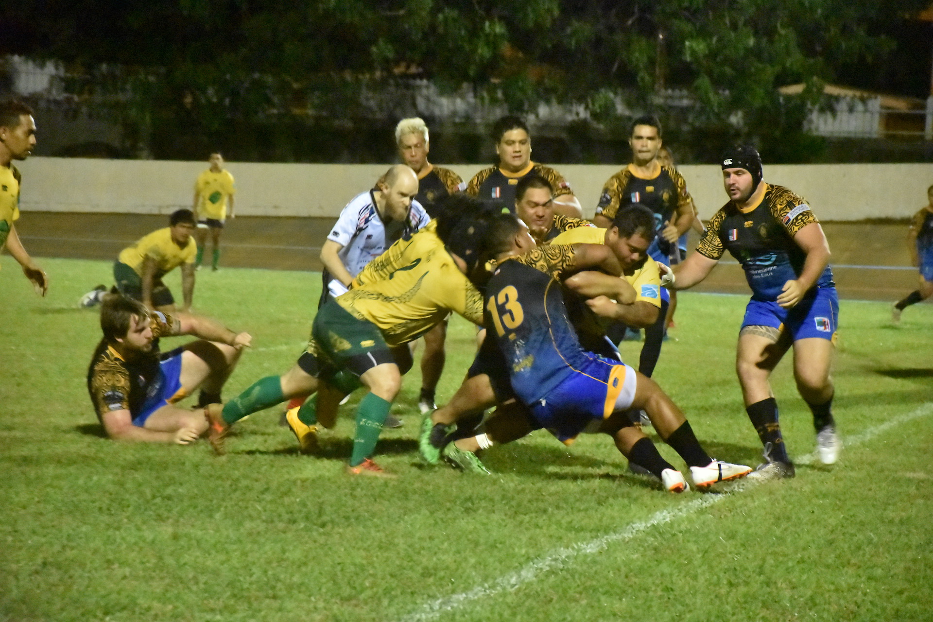 Faa'a a bousculé samedi soir à Fautaua le champion en titre. Ici l'essai en force inscrit par Heiarii Ioane en deuxième mi-temps.
