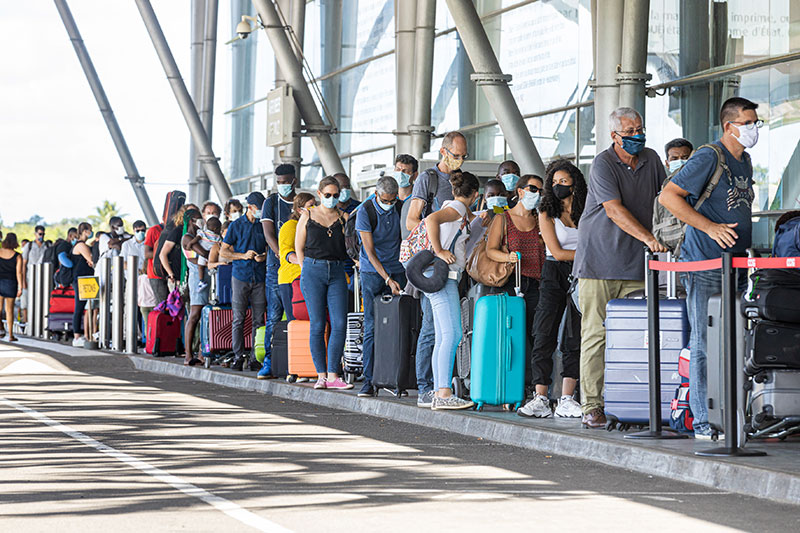 Coronavirus: vols annulés et pagaille à l'aéroport de Cayenne