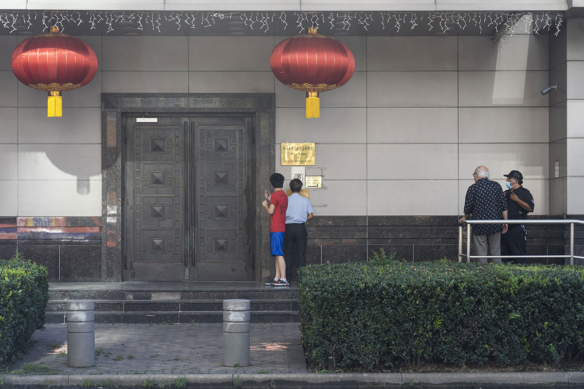 Washington ferme le consulat chinois à Houston, évoquant des affaires d'espionnage