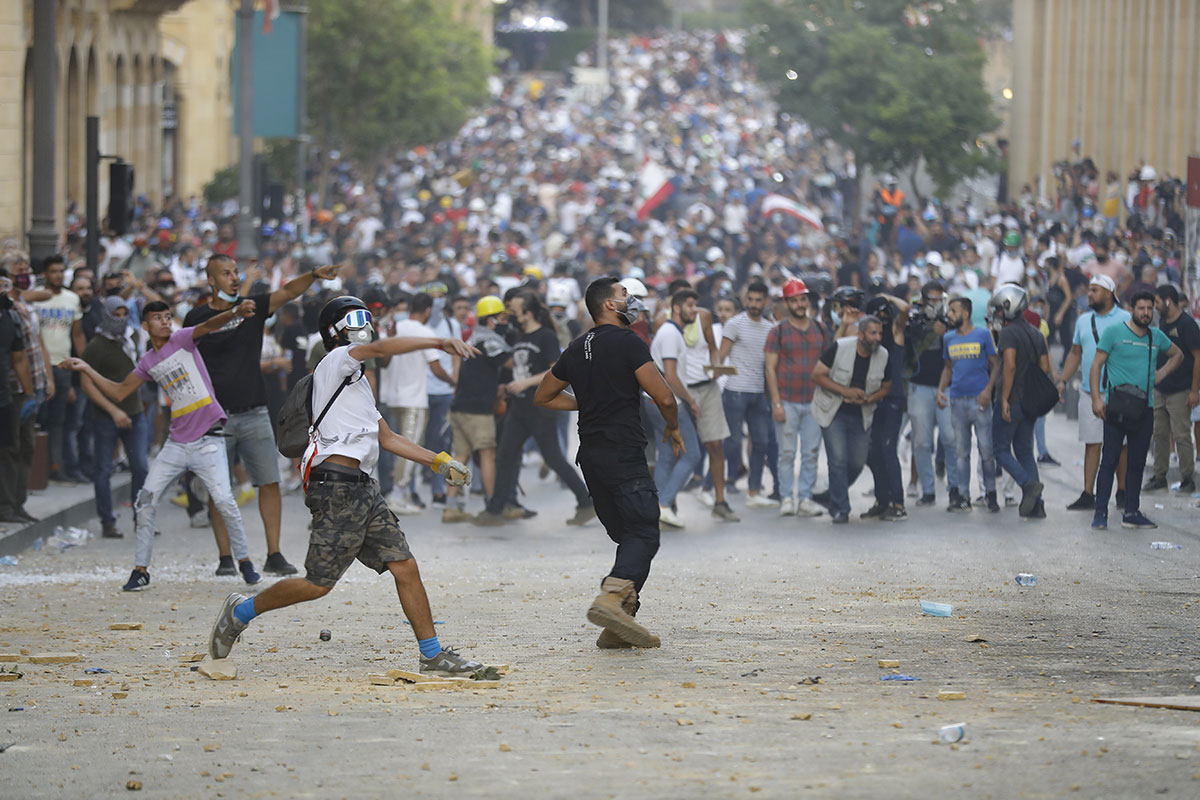 Liban: le gouvernement vacille avec des démissions en série après l'explosion