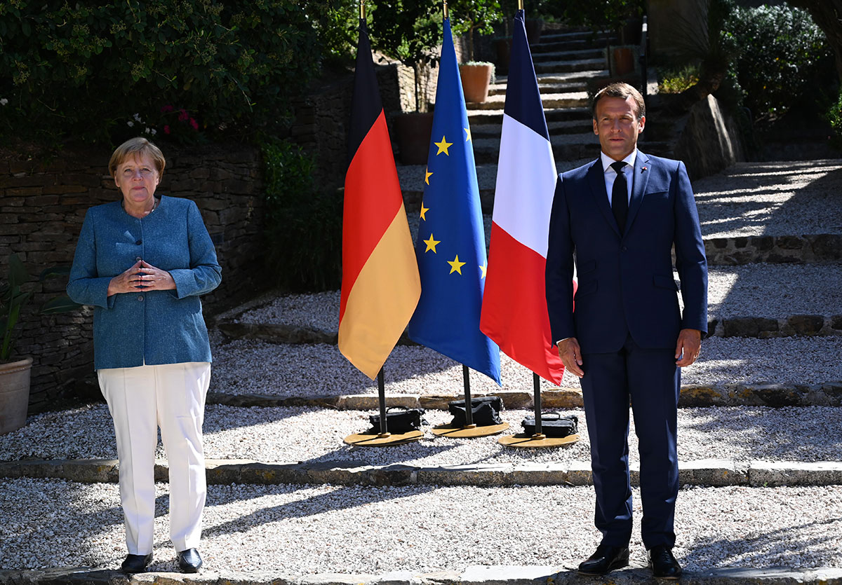 Macron accueille Merkel sur la Côte d'Azur pour préparer la rentrée