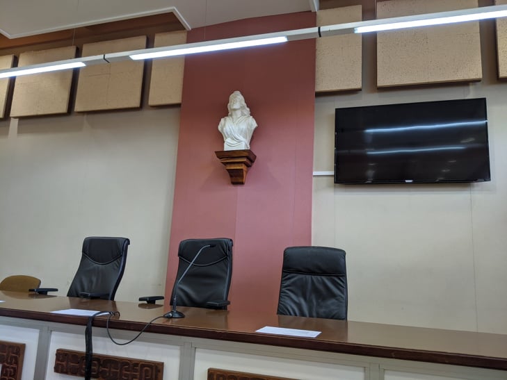 Les Thénardier polynésiens à la barre