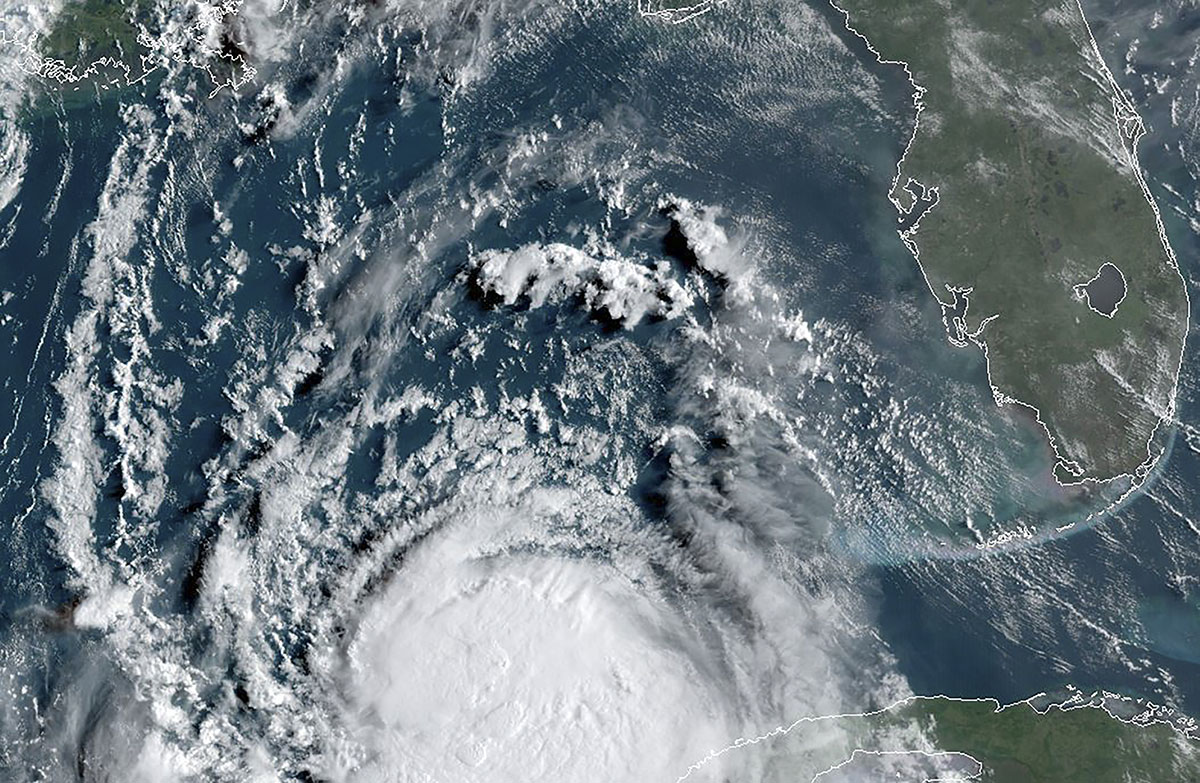 Désormais un ouragan, Laura s'approche des côtes américaines