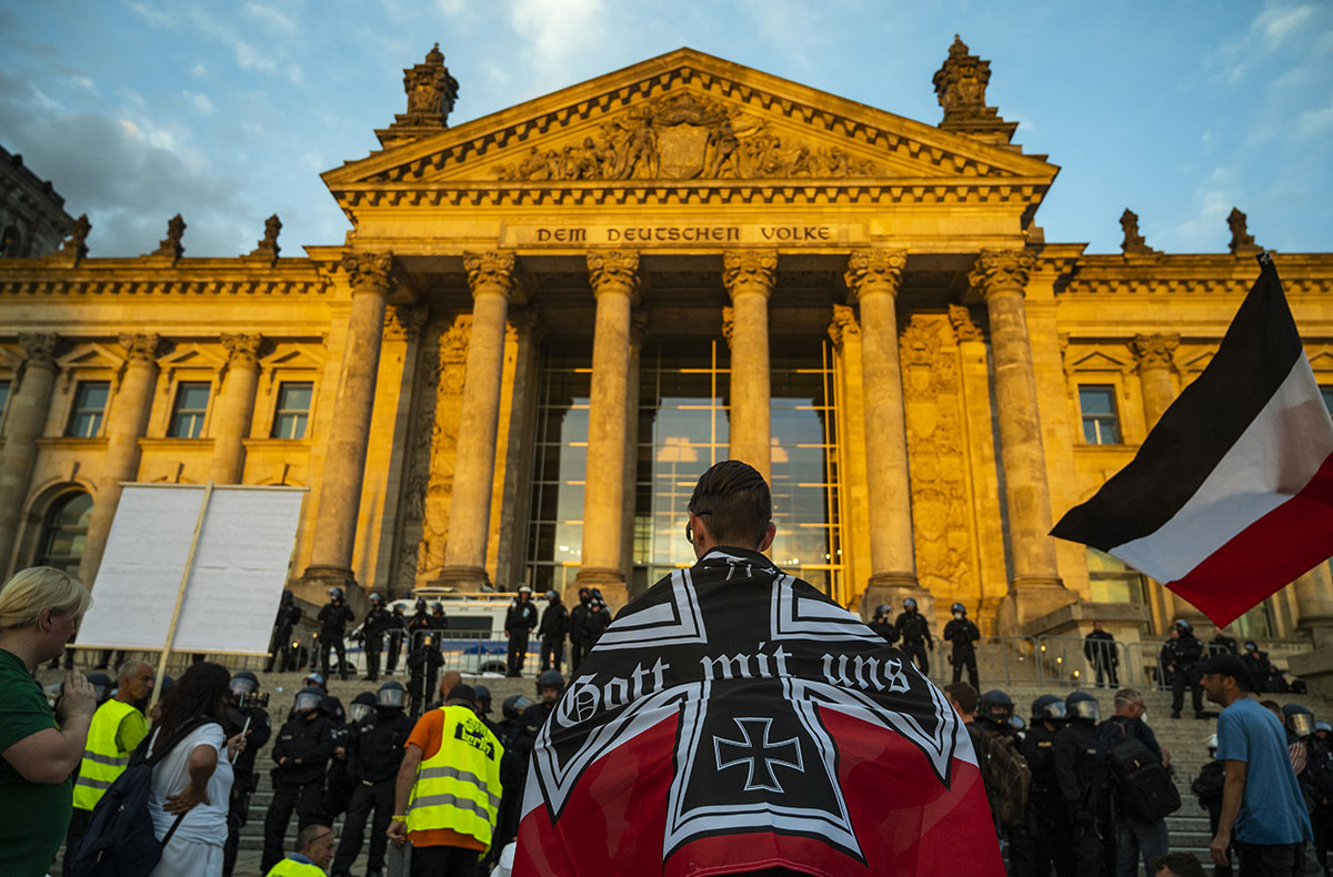 Tollé en Allemagne face à la radicalisation du mouvement "anti-corona"
