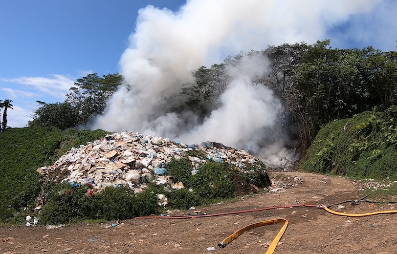 Le dépotoir de Avera en feu