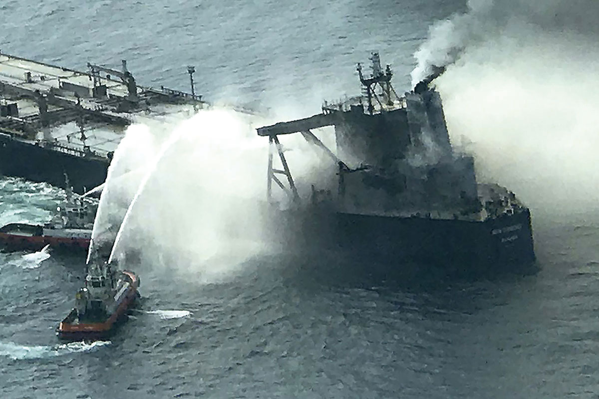 Le pétrolier touché par un incendie près du Sri Lanka, remorqué au large