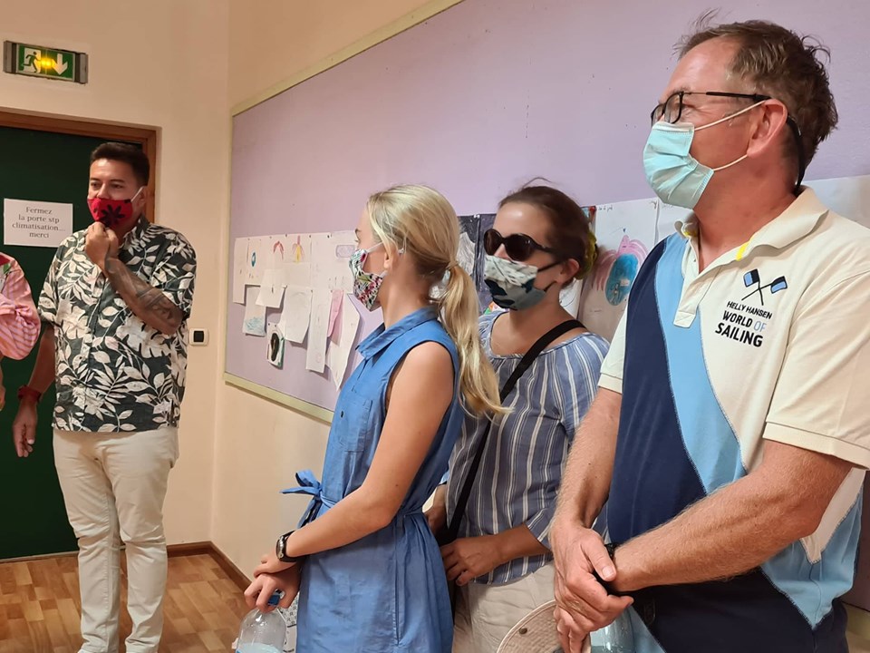 Au tour de la famille d'Eddie de faire un don à la Polynésie