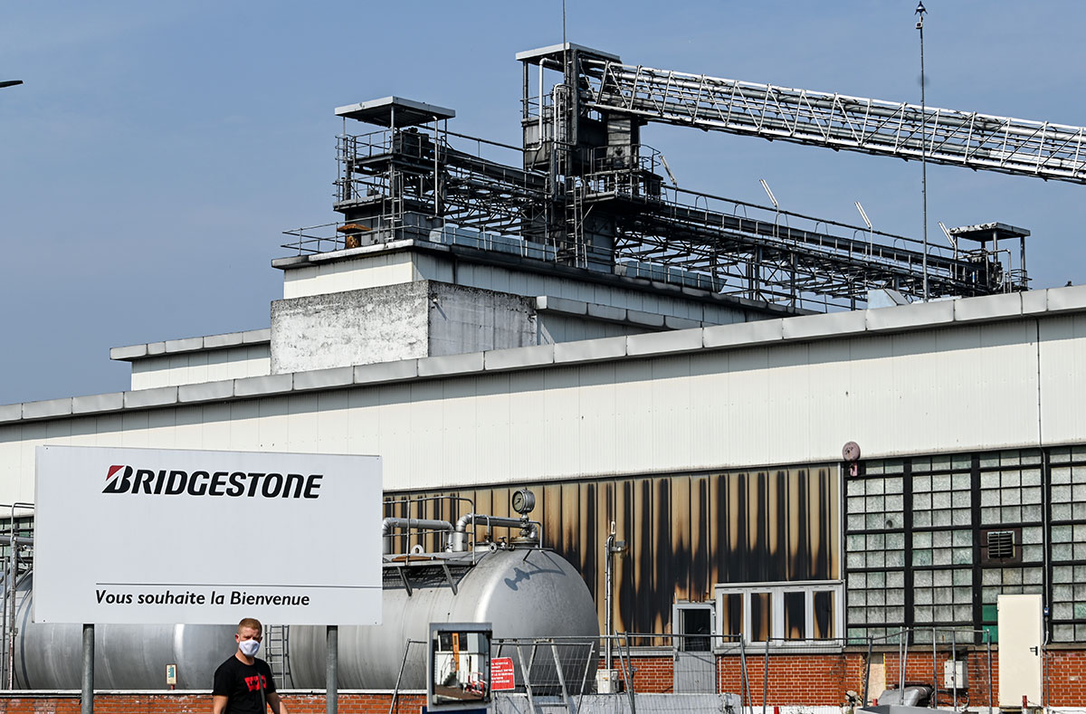 Bridgestone va fermer à Béthune, une "trahison" pour le gouvernement
