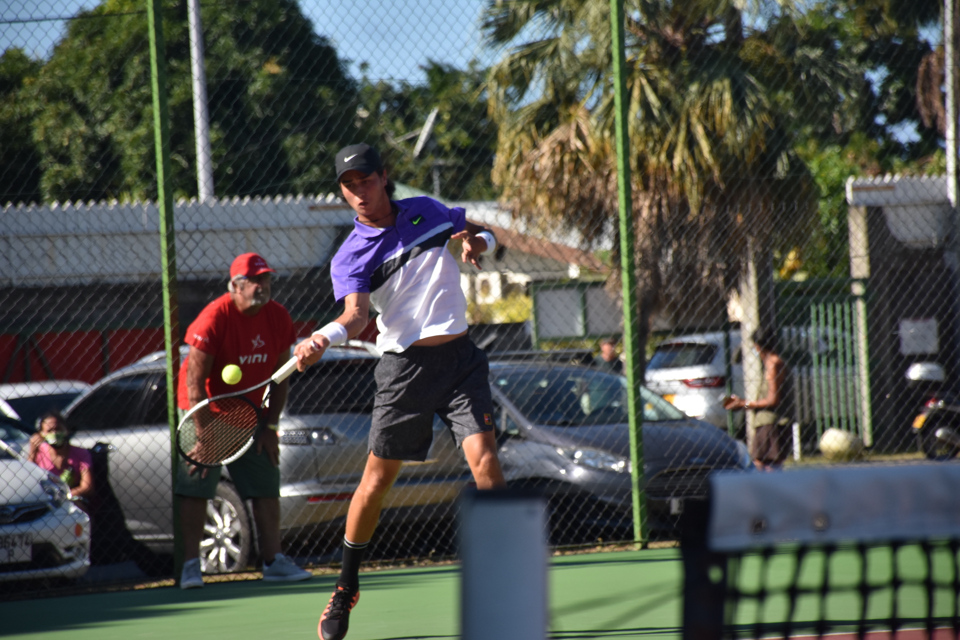 "Le score ne reflète pas vraiment la physionomie du match. Il n'y a pas eu beaucoup d'échanges à cause du vent. Mais j'ai réussi à m'adapter, pour faire le moins de fautes possible et pour l'emporter", a indiqué Gillian Osmont à l'issue de la finale.