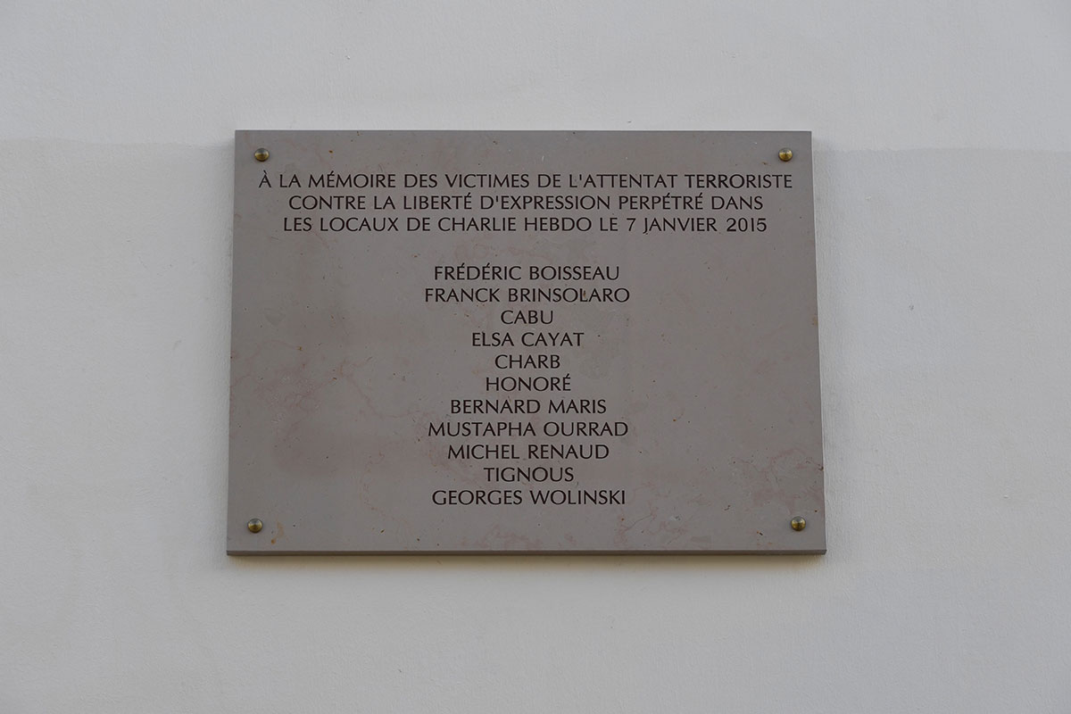 Les médias se mobilisent pour soutenir Charlie Hebdo, de nouveau menacé