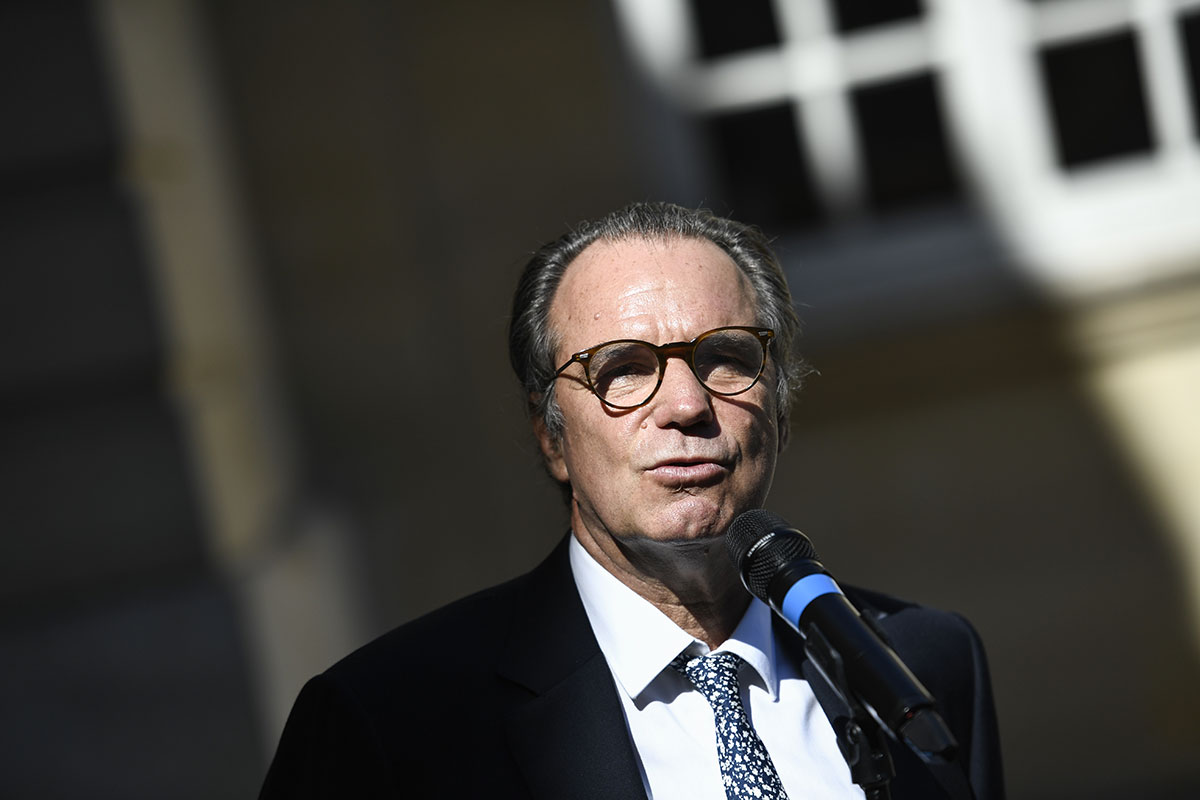 Le président de la région Provence-Alpes-Côte-d'Azur a annoncé le dépôt vendredi d'un référé liberté en justice pour empêcher la fermeture des bars et restaurants.