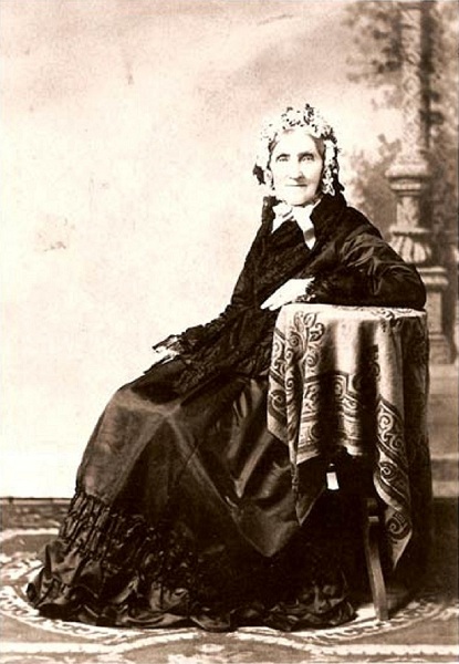 Le portrait le plus connu d’Elisabeth Sinclair, qui décida d’acheter Ni’ihau en 1963 et qui finalisa son achat par un paiement de 10 000 dollars or en 1864.