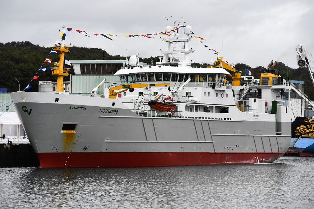 Polémique autour de l'inauguration d'un chalutier géant à Concarneau
