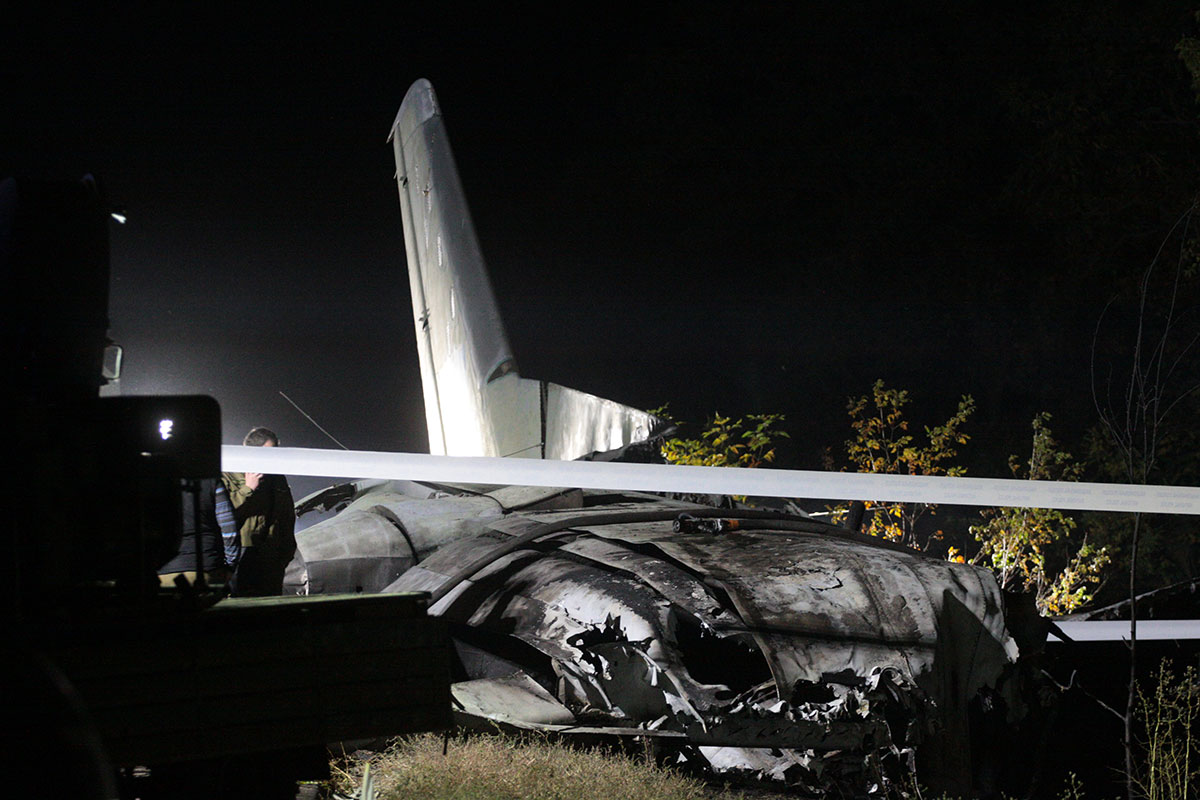Crash d'avion en Ukraine: 26 morts, panne d'un moteur évoquée