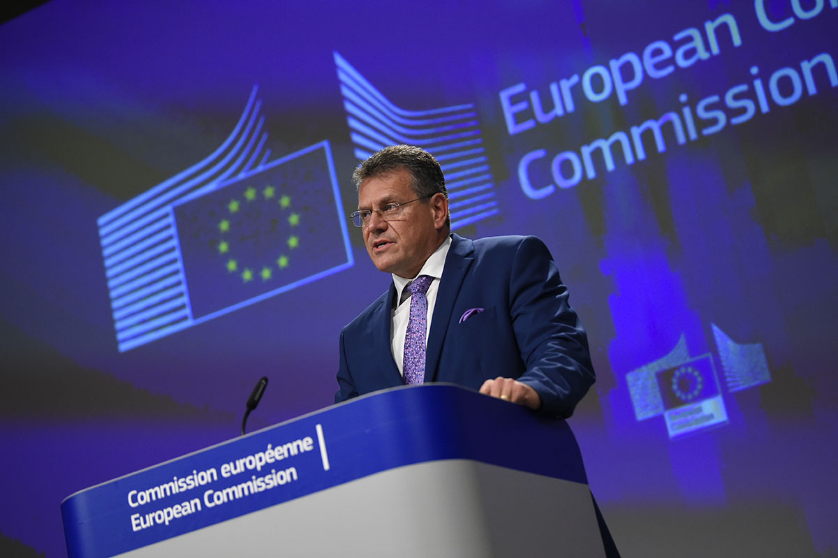 Brexit: les tractations reprennent, sous l'ombre du projet de loi controversé