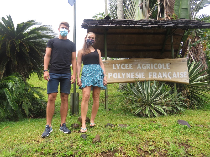 Deux volontaires de l'UE au lycée agricole