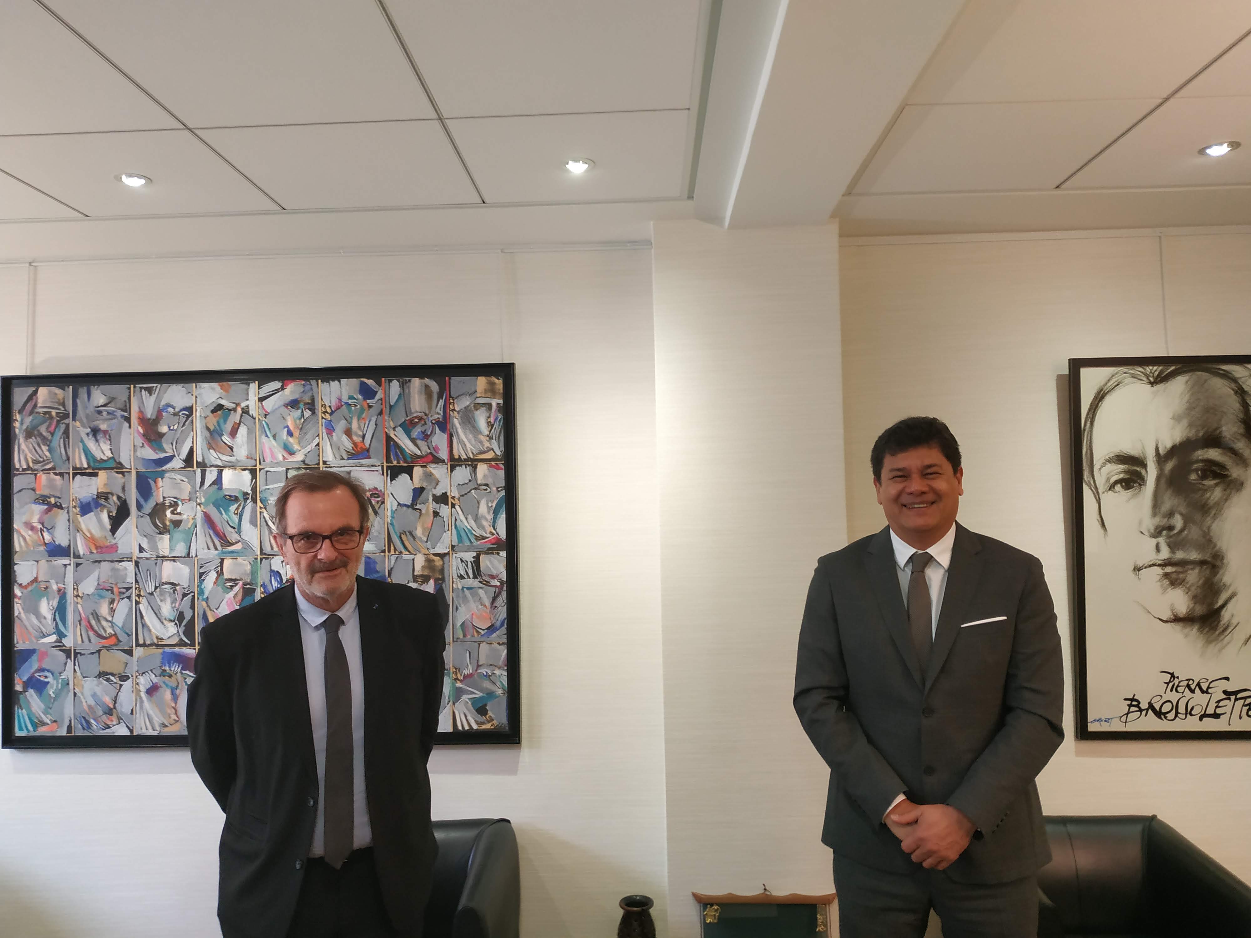 Yvonnick Raffin et François Carenco au siège de la Commission de régulation de l'énergie à Paris.