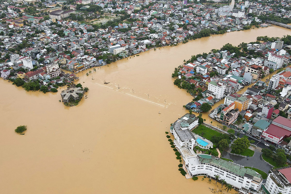 Inondations au Vietnam: au moins 18 morts et près de 46.000 évacués