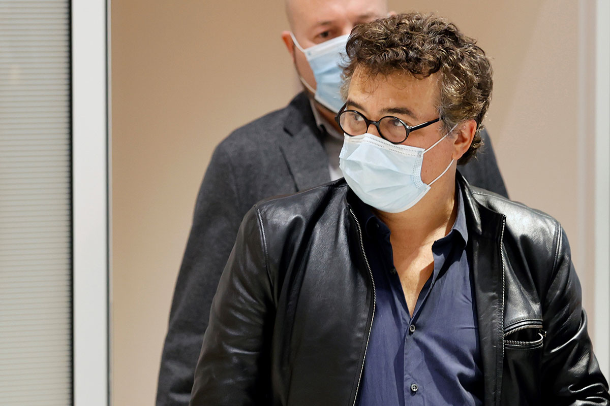 Covid-19 : "on paralyse le pays" parce qu'il "manque de la place dans les hôpitaux", déplore Pelloux